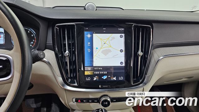 Volvo V60 Cross Country (II) T5 Pro AWD 2020 — фото 14