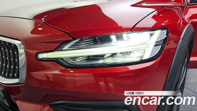 Volvo V60 Cross Country (II) T5 Pro AWD 2020 — фото 22