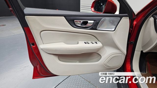 Volvo V60 Cross Country (II) T5 Pro AWD 2020 — фото 24