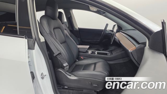 Tesla Model Y Long Range AWD 2022 — фото 12