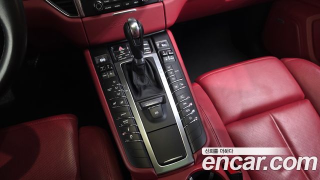 Porsche Macan 3.0 GTS 95B 2017 — фото 23
