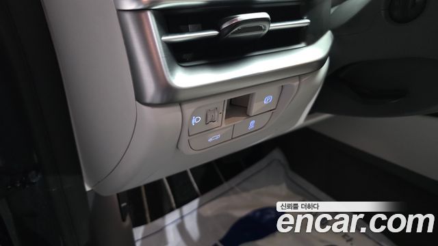 Hyundai Grandeur (GN7) 2,5 Gasoline 2WD Premium 2023 — фото 18