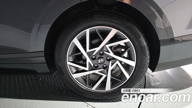 Hyundai Grandeur (GN7) 2,5 Gasoline 2WD Premium 2023 — фото 21