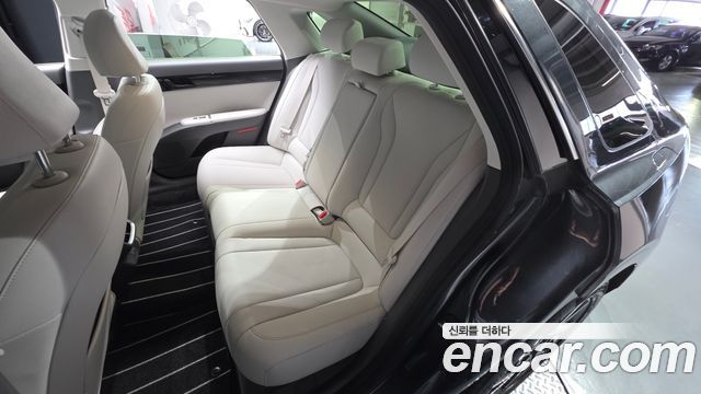 Hyundai Grandeur (GN7) 2,5 Gasoline 2WD Premium 2023 — фото 26