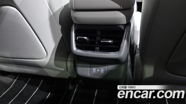 Hyundai Grandeur (GN7) 2,5 Gasoline 2WD Premium 2023 — фото 32
