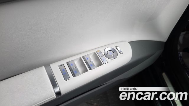 Hyundai Grandeur (GN7) 2,5 Gasoline 2WD Premium 2023 — фото 37