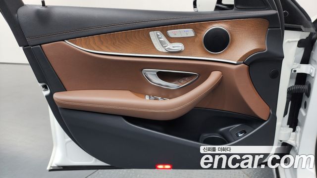 Mercedes-Benz E-Class (W213) E250 Exclusive 2021 — фото 30