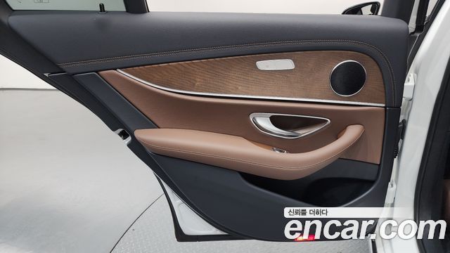 Mercedes-Benz E-Class (W213) E250 Exclusive 2021 — фото 31