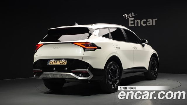 Kia Sportage (V) Diesel 2.0 2WD Nobleless 2023 — фото 2