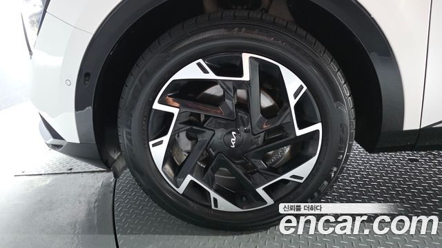 Kia Sportage (V) Diesel 2.0 2WD Nobleless 2023 — фото 5