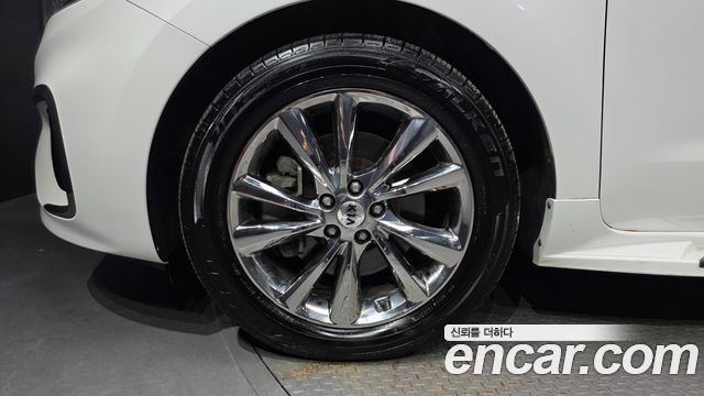 Kia Carnival 9-Seater Prstige 2019 — фото 5