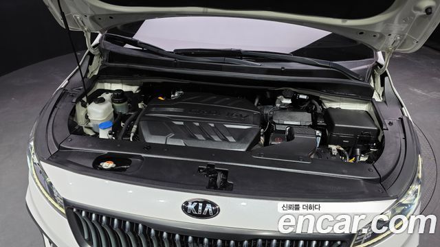 Kia Carnival 9-Seater Prstige 2019 — фото 6