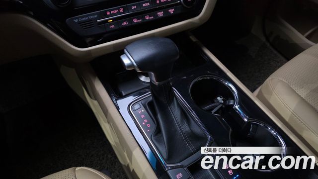Kia Carnival 9-Seater Prstige 2019 — фото 9