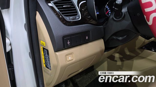 Kia Carnival 9-Seater Prstige 2019 — фото 17