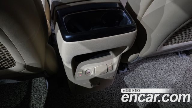 Kia Carnival 9-Seater Prstige 2019 — фото 19