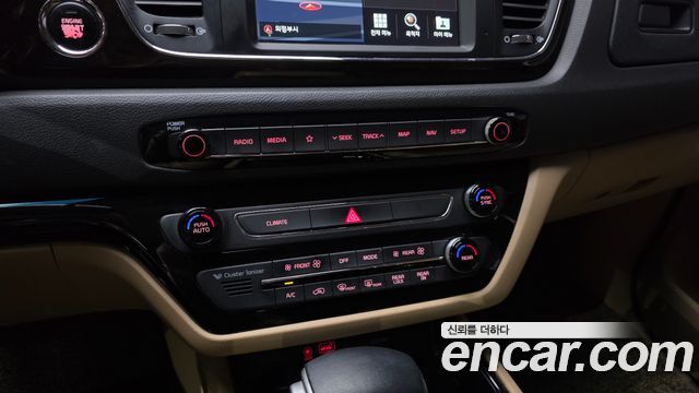 Kia Carnival 9-Seater Prstige 2019 — фото 30