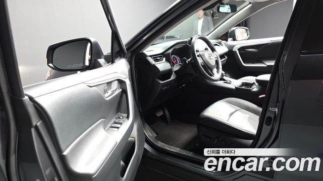 Toyota RAV4 (V) 2.5 2WD 2019 — фото 10