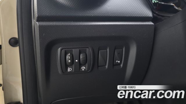 Renault Korea QM3 RE 2015 — фото 28
