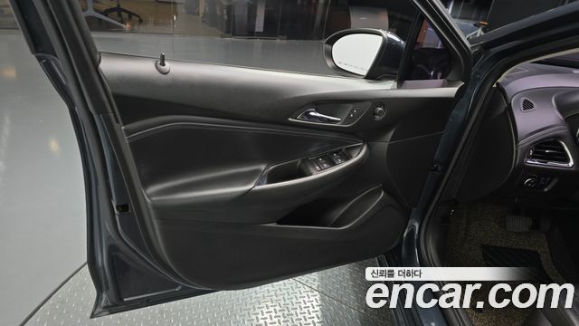 Chevrolet Cruze 1.4 Turbo LT Deluxe 2017 — фото 30