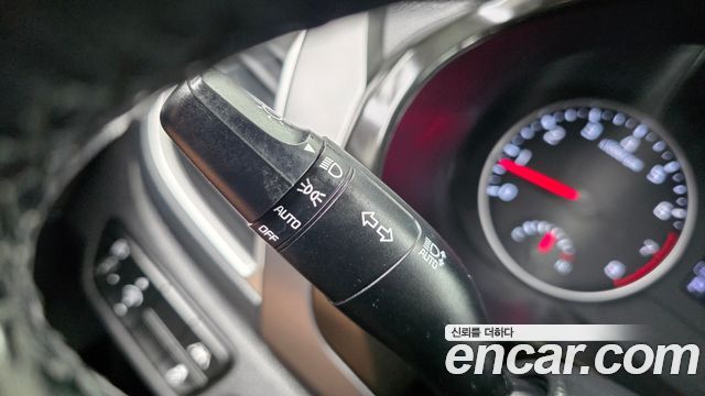 Kia Seltos Gasoline 1.6 Turbo 2WD Prestige 2022 — фото 18
