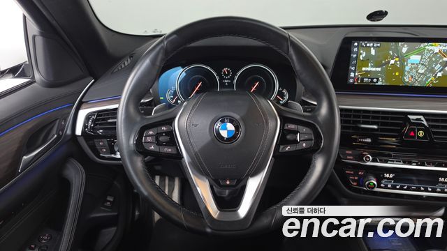 BMW 5 Series (G30) 520d xDrive M Sport Package Plus 2017 — фото 12