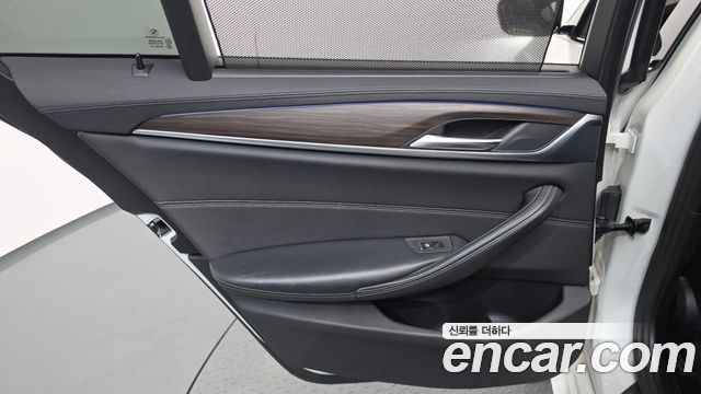 BMW 5 Series (G30) 520d xDrive M Sport Package Plus 2017 — фото 25