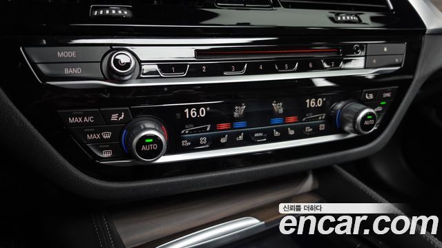 BMW 5 Series (G30) 520d xDrive M Sport Package Plus 2017 — фото 32