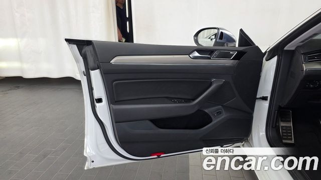 Volkswagen Arteon 2.0 TDI Prestige 2018 — фото 24