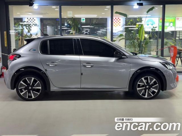 Peugeot e-208 (II) GT 2022 — фото 3