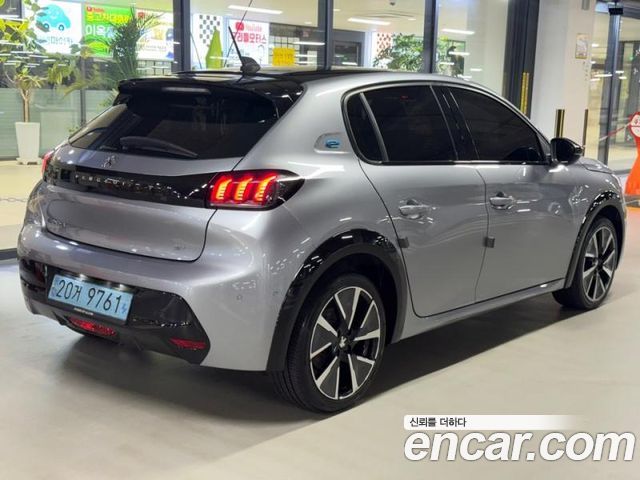 Peugeot e-208 (II) GT 2022 — фото 4