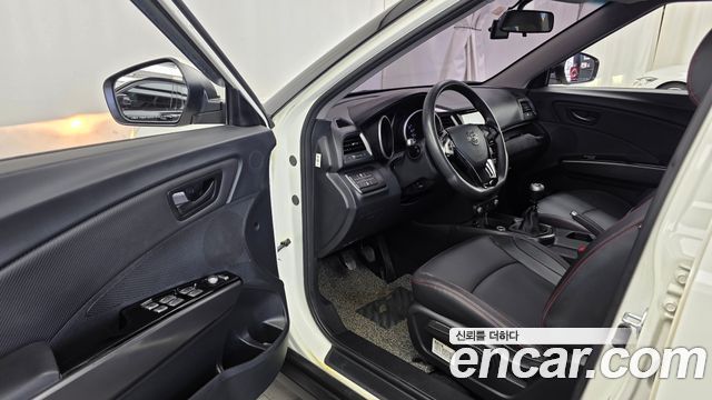 KG Mobility (SsangYong) Tivoli Air Diesel AX 2WD 2019 — фото 10
