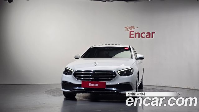 Mercedes-Benz E-Class (W213) E220d 4MATIC Exclusive 2023 — фото 3