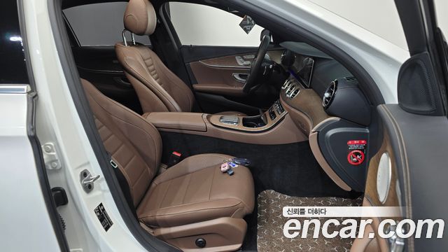 Mercedes-Benz E-Class (W213) E220d 4MATIC Exclusive 2023 — фото 26