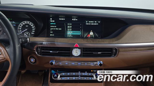 Genesis G90 5.0 AWD Limousine Prestige 2021 — фото 19