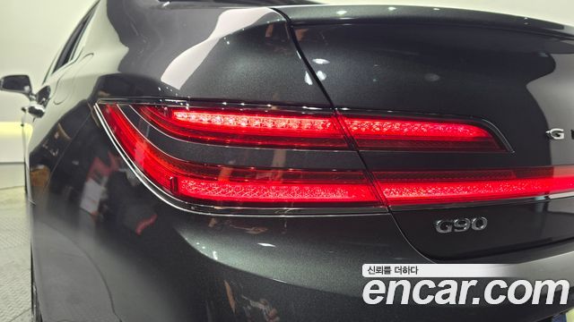Genesis G90 5.0 AWD Limousine Prestige 2021 — фото 29