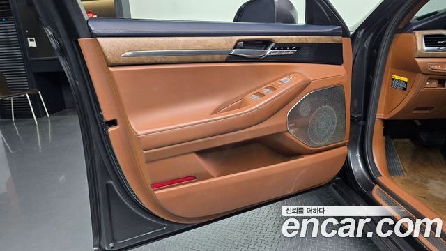 Genesis G90 5.0 AWD Limousine Prestige 2021 — фото 30