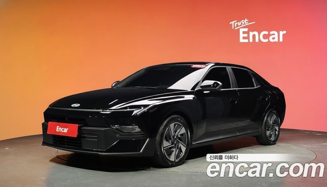 Hyundai Avante (CN8) 2.0 Premium 2027 — фото 1