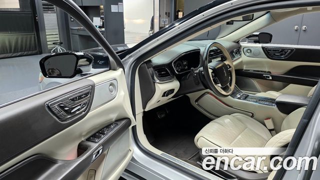 Lincoln Continental (X) 3.0 Presidential AWD 2017 — фото 10