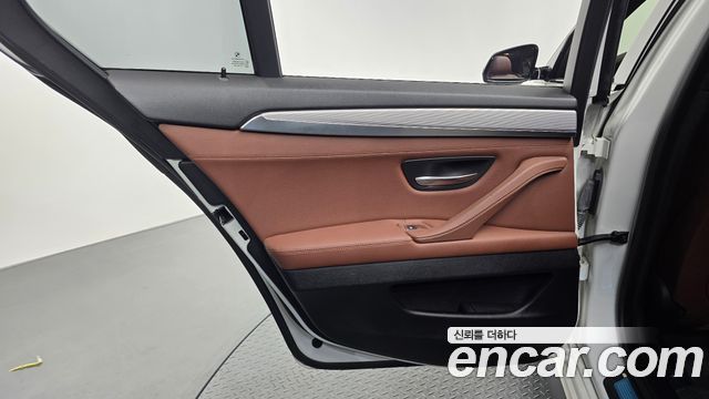 BMW 5 Series (F10) 530d xDrive M Sport 2014 — фото 25
