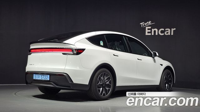 Tesla Model Y L Long Range AWD 2026 — фото 2