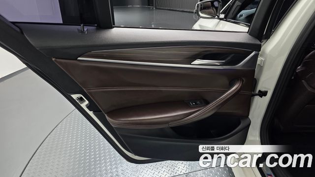 BMW 5 Series (G30) 520d M Sport Package Plus 2017 — фото 25
