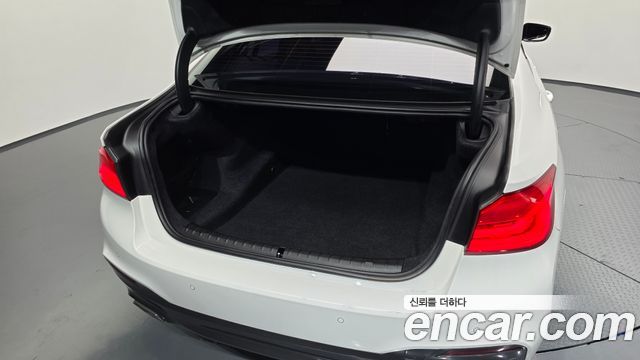 BMW 5 Series (G30) 520d M Sport Package Plus 2017 — фото 34