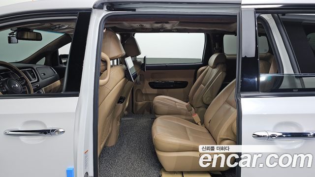 Kia Carnival 9-Seater Noblesse Special 2020 — фото 11