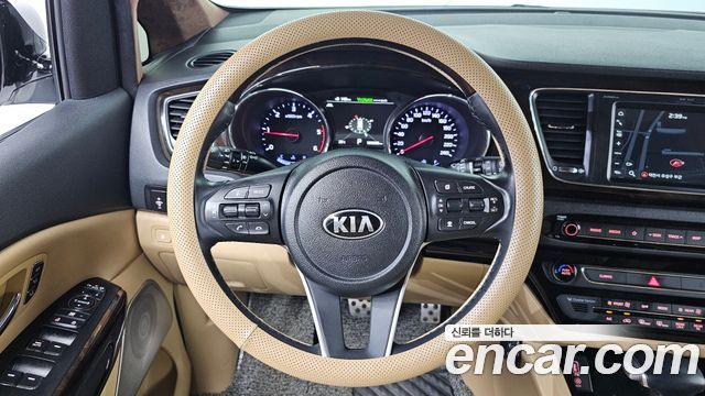 Kia Carnival 9-Seater Noblesse Special 2020 — фото 15