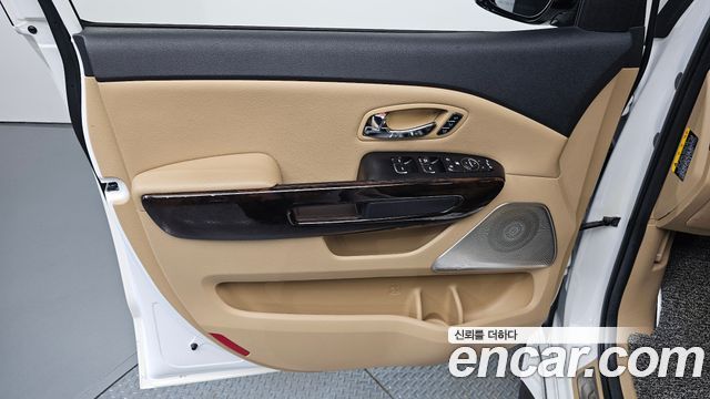 Kia Carnival 9-Seater Noblesse Special 2020 — фото 25