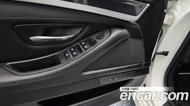 BMW 5 Series (F10) 520d xDrive M Aero Dynamic 2016 — фото 30