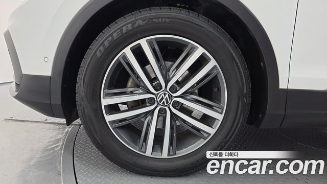 Volkswagen Tiguan (II) 2.0 TDI Prestige 2023 — фото 5