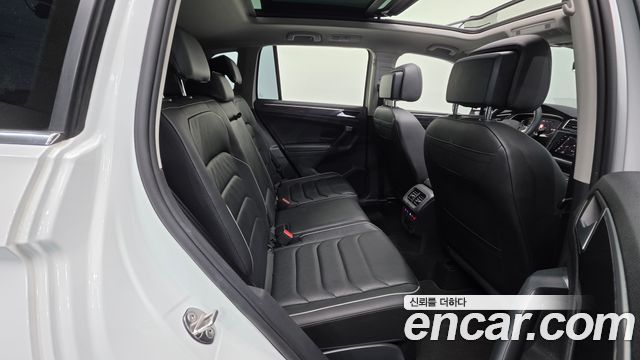 Volkswagen Tiguan (II) 2.0 TDI Prestige 2023 — фото 23