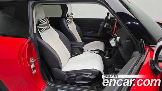 MINI Cooper C (IV) Classic 2025 — фото 26