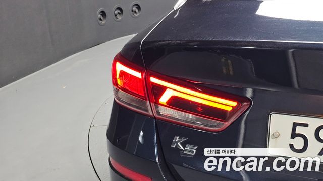 Kia K5 (II) 2.0 Noblesse 2019 — фото 23